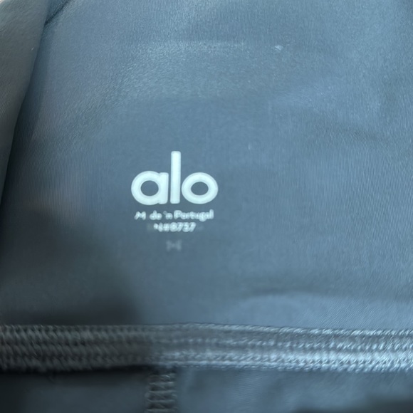 ALO High-Waist Ripped Warrior Legging, dark gray. EUC. - Picture 2 of 3